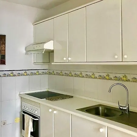 Elegant With Beautiful Ocean View Apartment